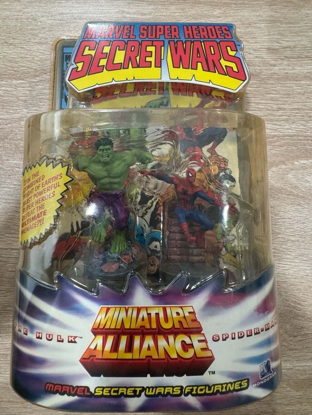 Monogram Marvel Miniature Alliance Secret Wars Hulk and Spider-Man Figurines